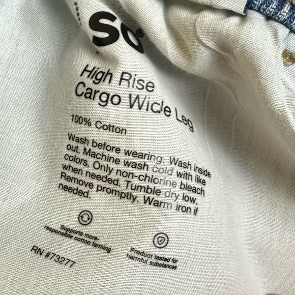 SO High Rise Cargo Wide Leg Size Large Light Wash - Picture 4 of 4